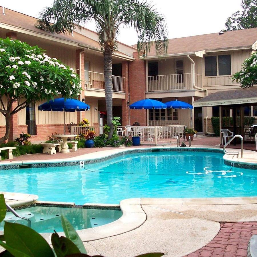 Texan Guest Ranch Hotel McAllen Exterior photo